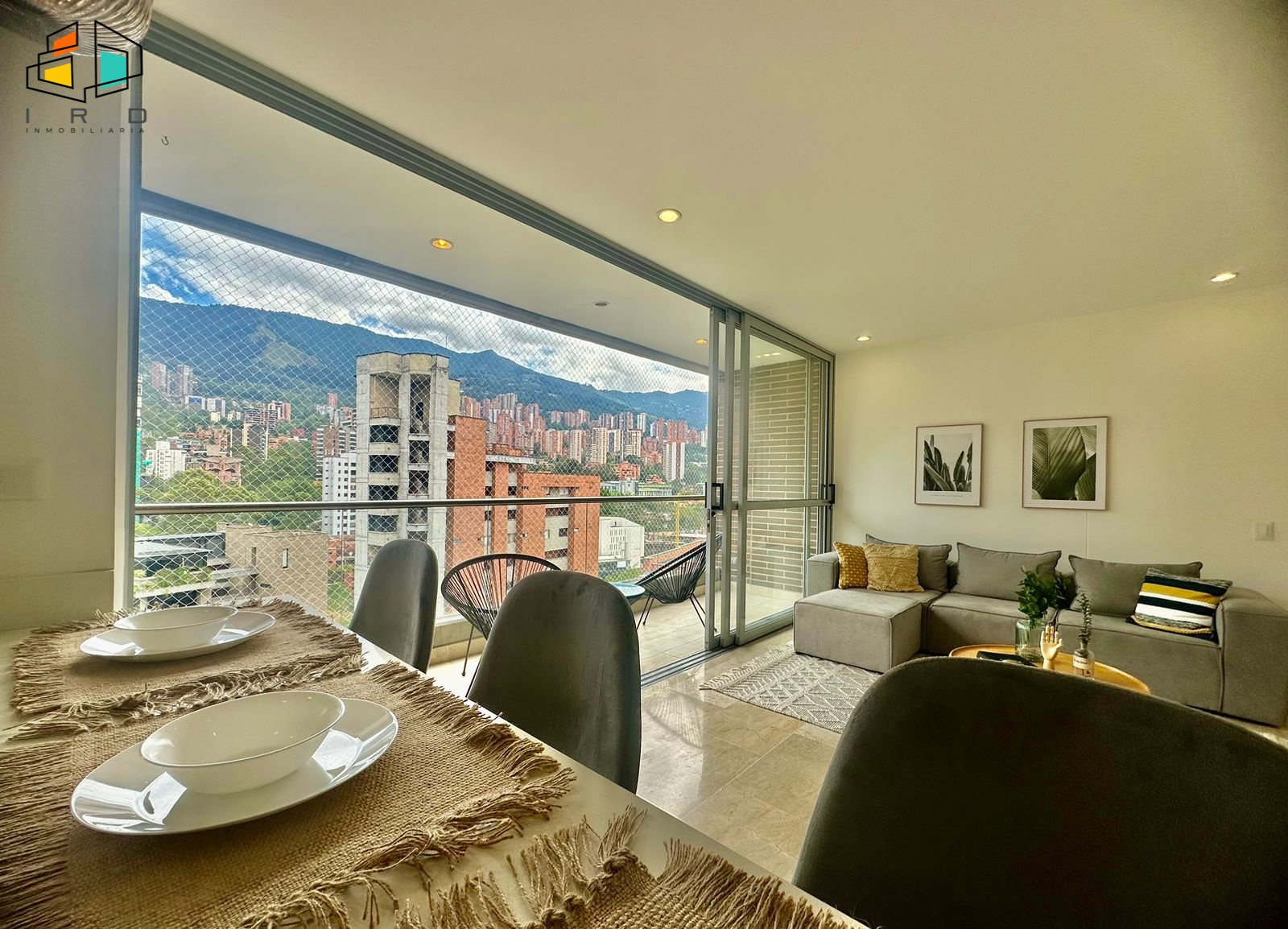 Apartamento en arriendo en Lalinde, Medellín · foto 12 de 24