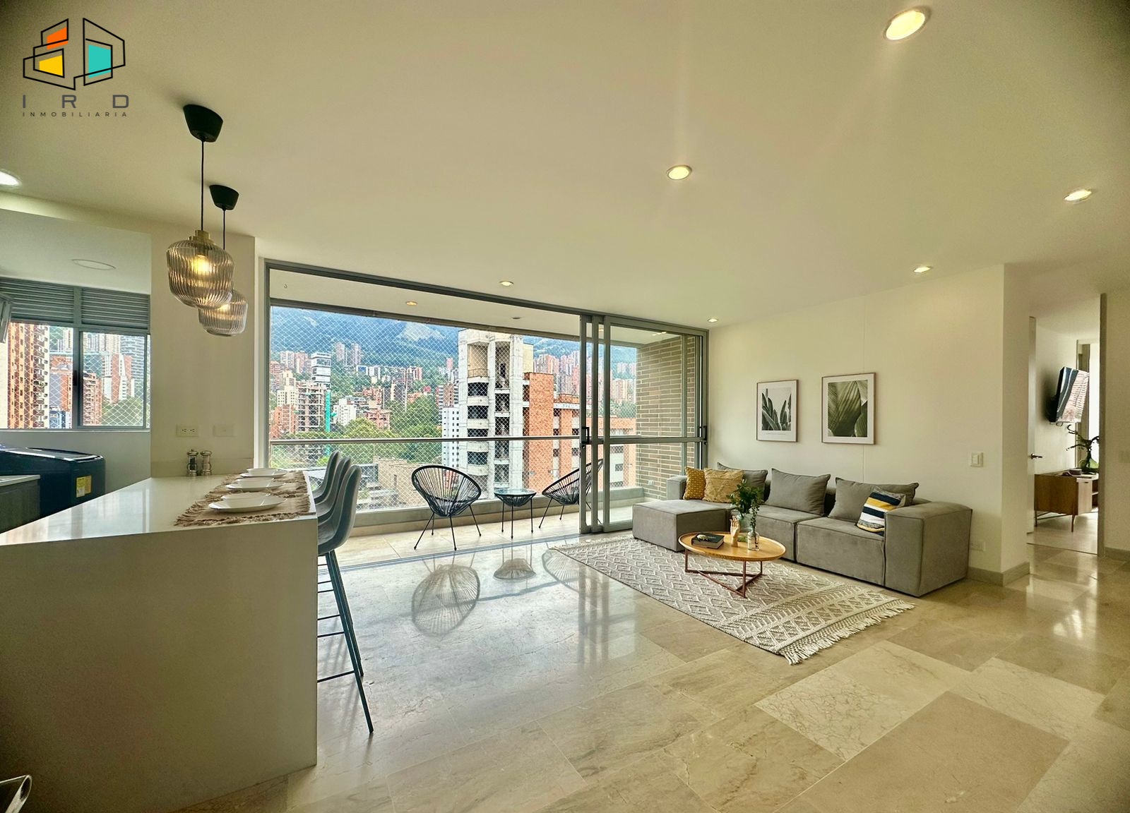 Apartamento en arriendo en Lalinde, Medellín · foto 2 de 24