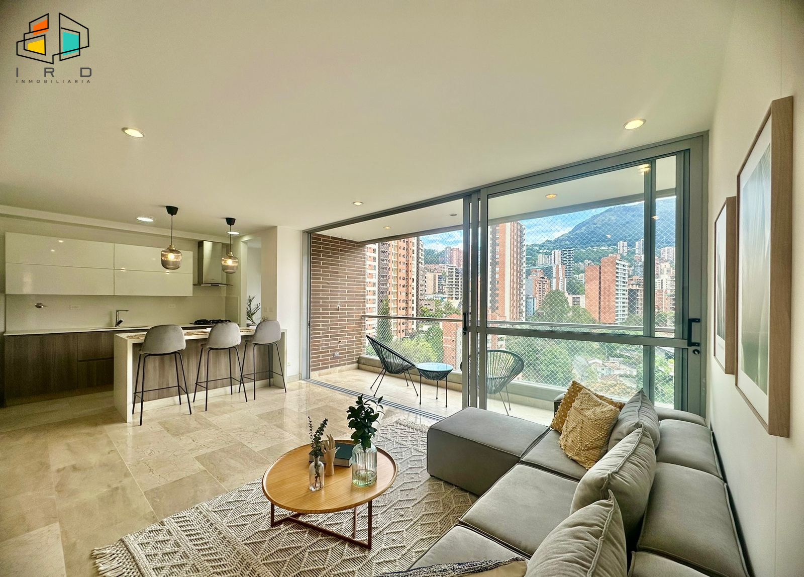 Apartamento en arriendo en Lalinde, Medellín · foto 4 de 24