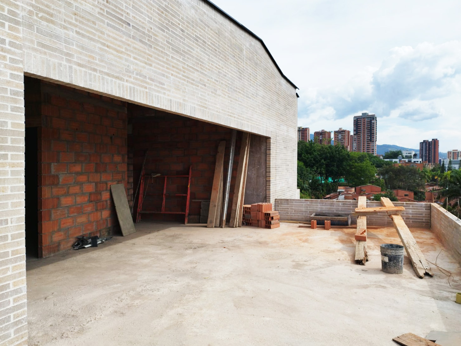 Oficina en arriendo en El Tesoro, Medellín, 720 m² · foto 10 de 18