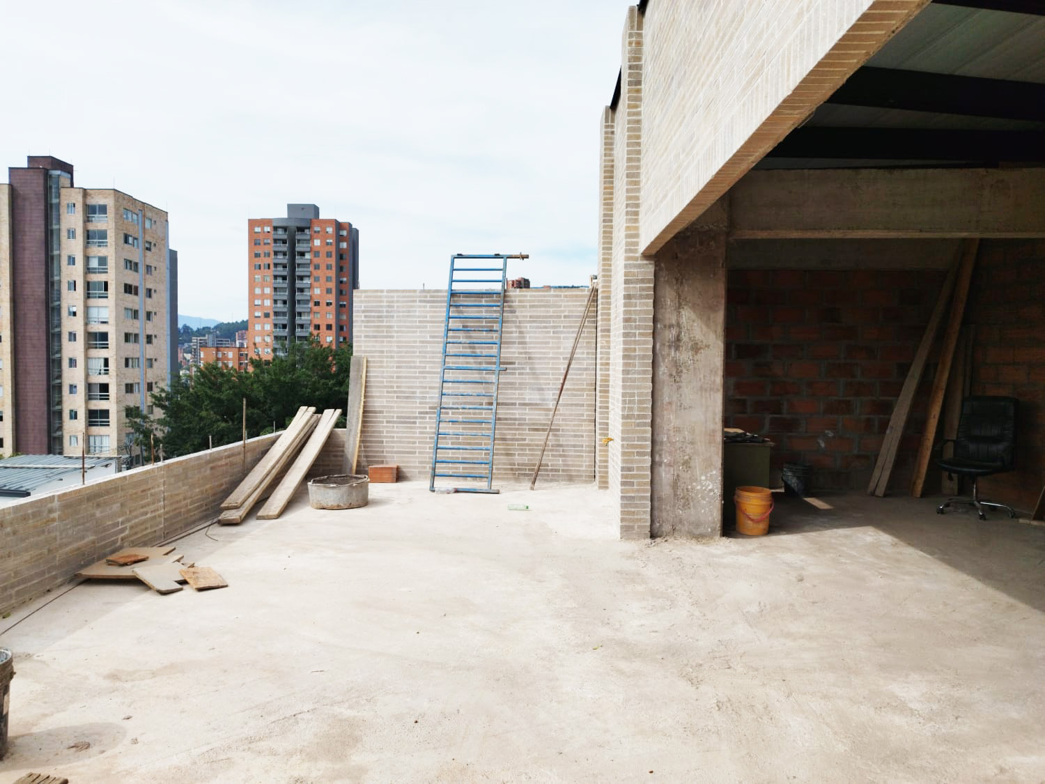 Oficina en arriendo en El Tesoro, Medellín, 720 m² · foto 8 de 18