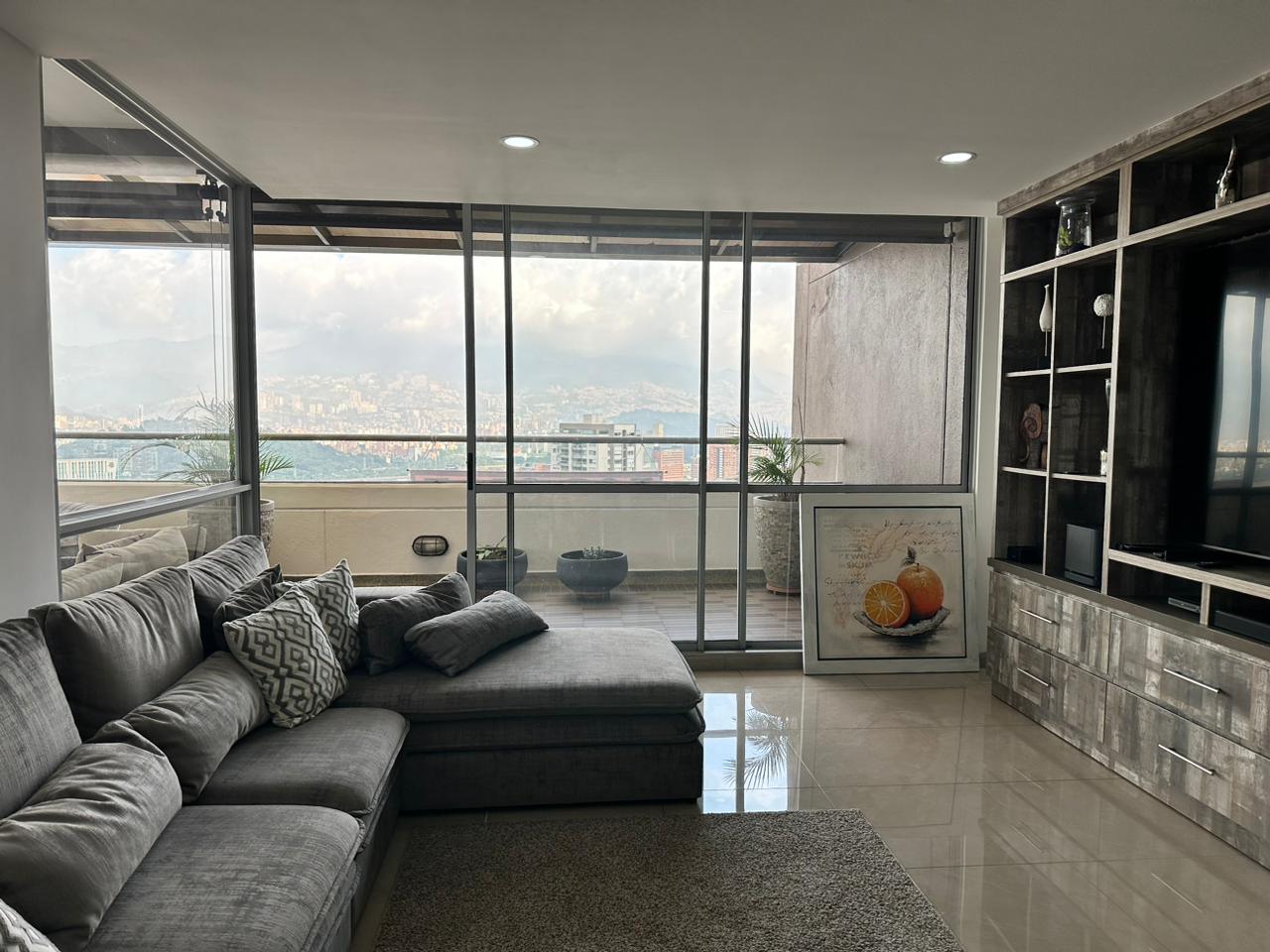 Apartamento en venta en Castropol, Medellín · foto 2 de 19