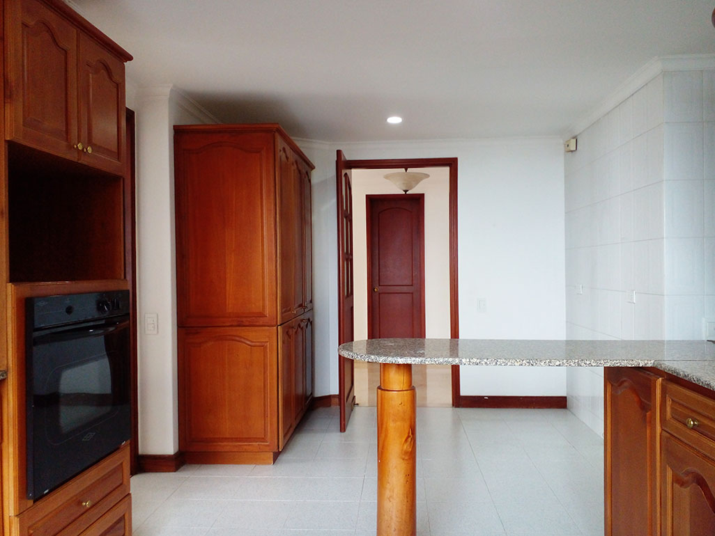 Apartamento en arriendo en Loma De Los Gonzalez, Medellín · foto 16 de 20