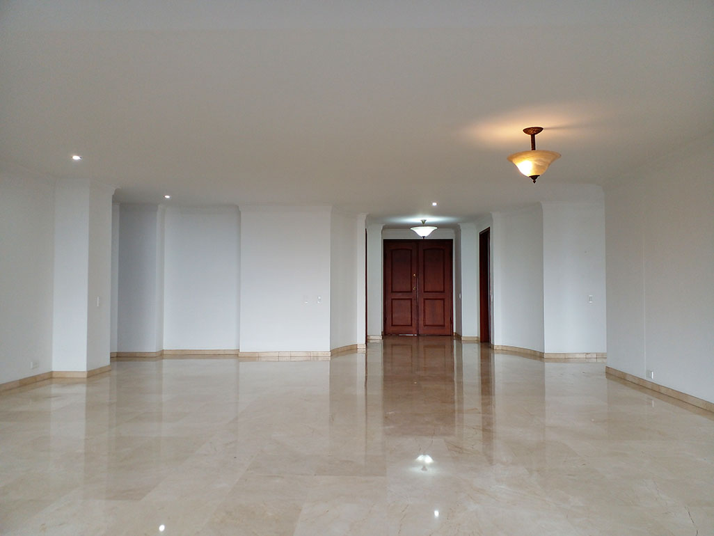 Apartamento en arriendo en Loma De Los Gonzalez, Medellín · foto 3 de 20