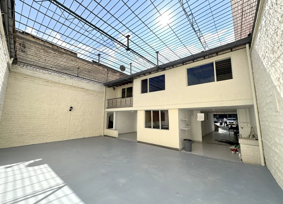 Casa de 4 alcobas en venta en Simon Bolivar, Medellín, 240 m² · foto 11 de 24