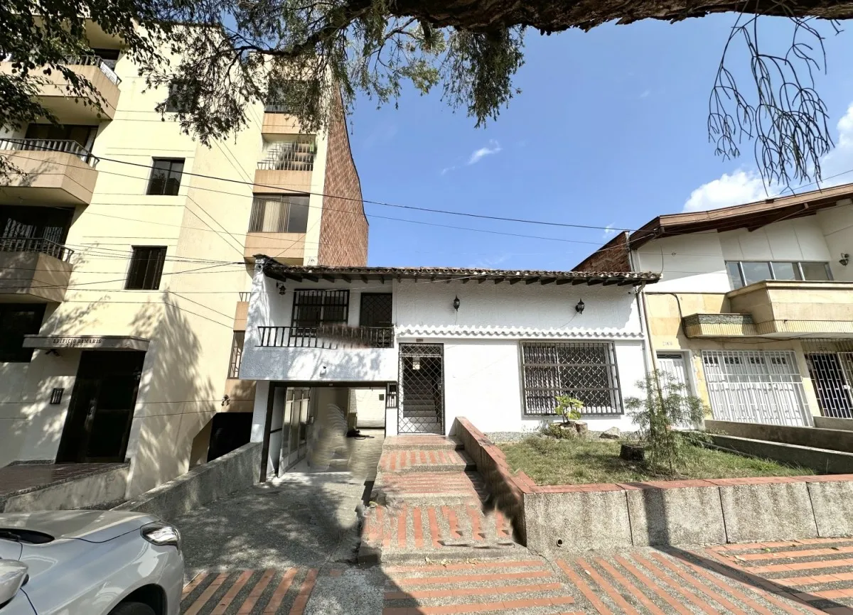 Casa de 4 alcobas en venta en Simon Bolivar, Medellín, 240 m² · foto 2 de 24
