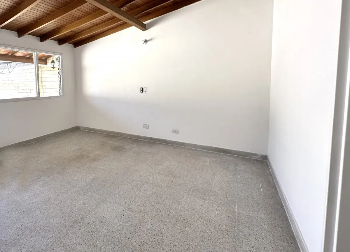 Casa de 4 alcobas en venta en Simon Bolivar, Medellín, 240 m² · foto 23 de 24