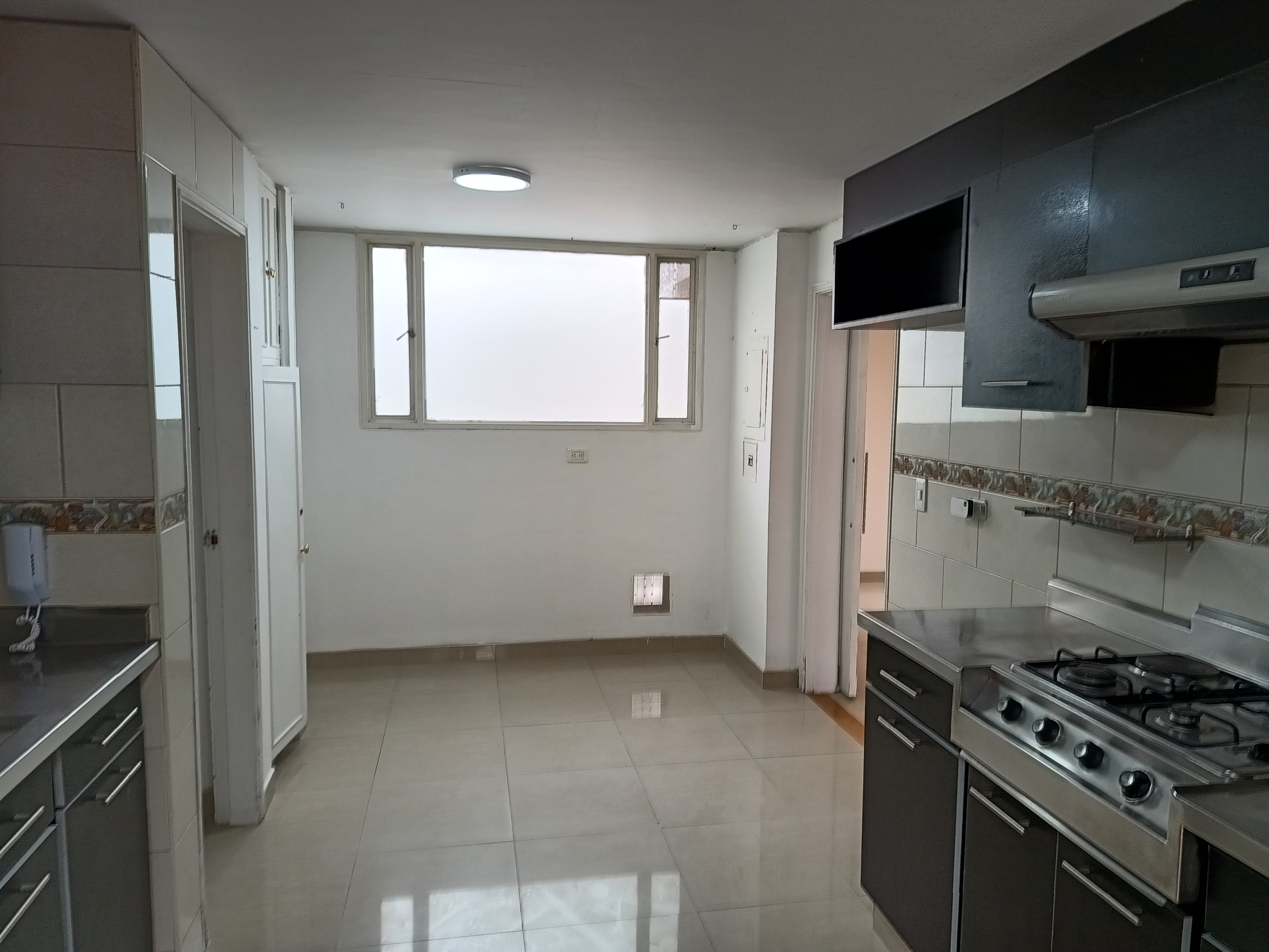 Apartamento de 3 alcobas en venta en Santa Barbara, Bogotá, 164 m² · foto 21 de 24