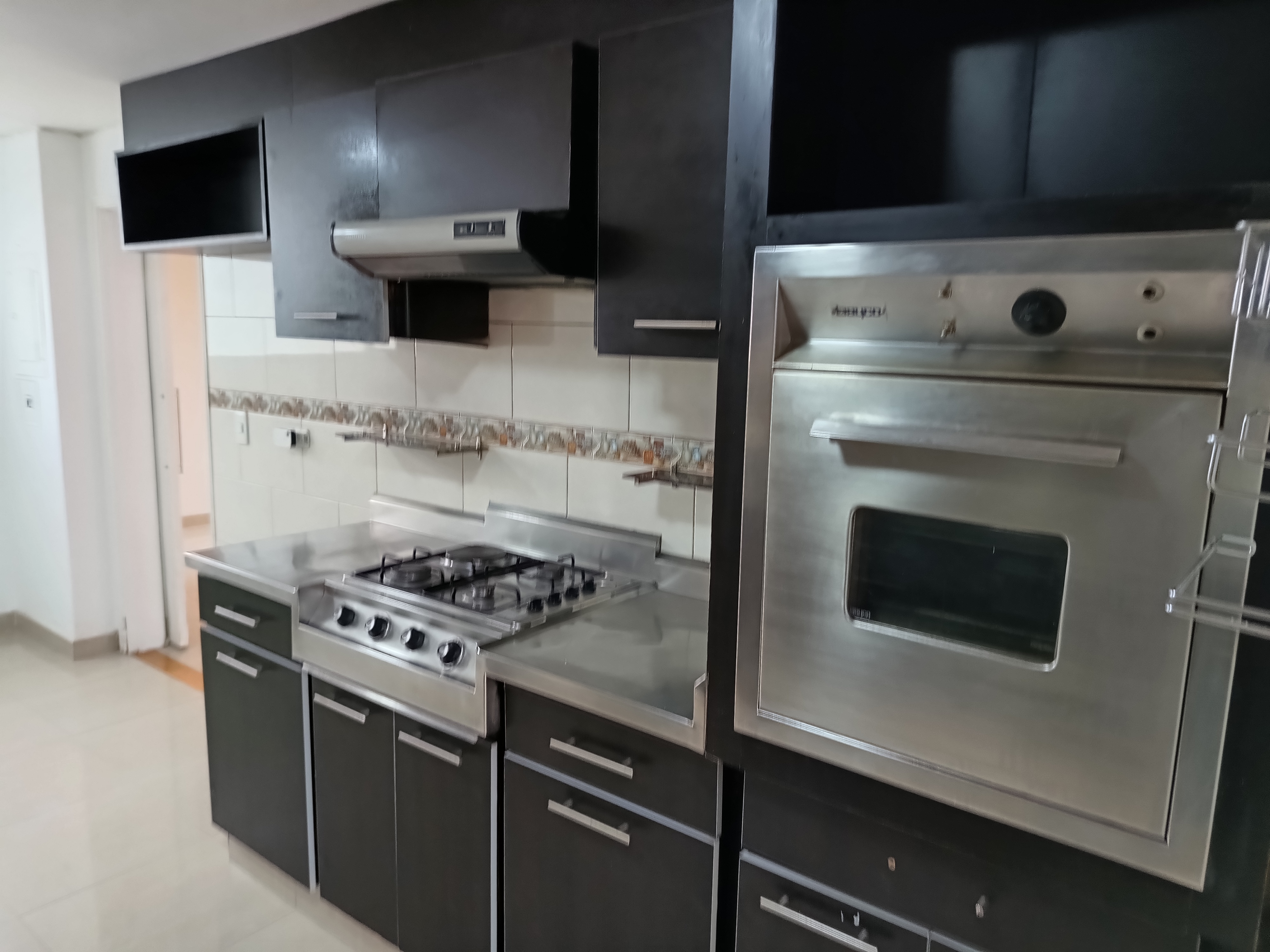 Apartamento de 3 alcobas en venta en Santa Barbara, Bogotá, 164 m² · foto 4 de 24