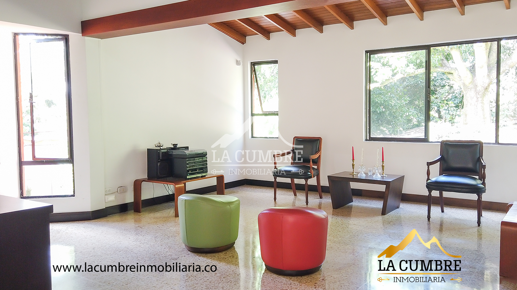 Casa de 3 alcobas en venta en Los Balsos, Medellín, 266 m² · foto 9 de 15