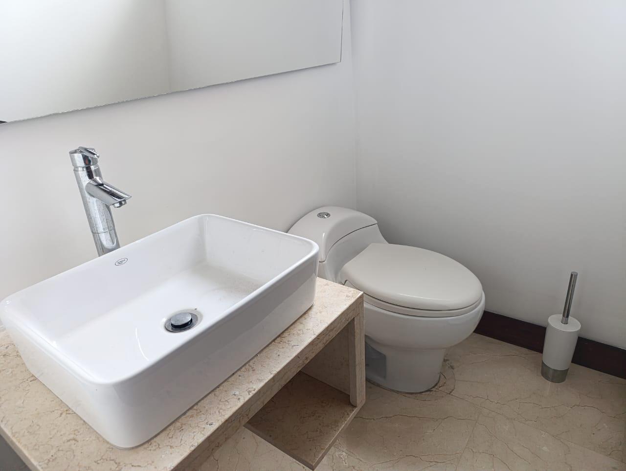 Apartamento de 3 alcobas en arriendo en El Tesoro, Medellín, 263 m² · foto 16 de 18