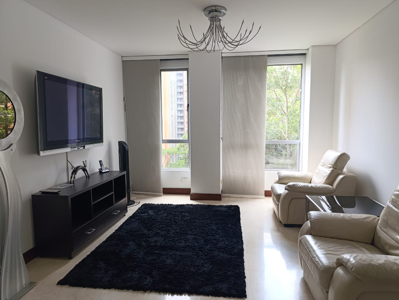 Apartamento de 3 alcobas en arriendo en El Tesoro, Medellín, 263 m² · foto 7 de 18