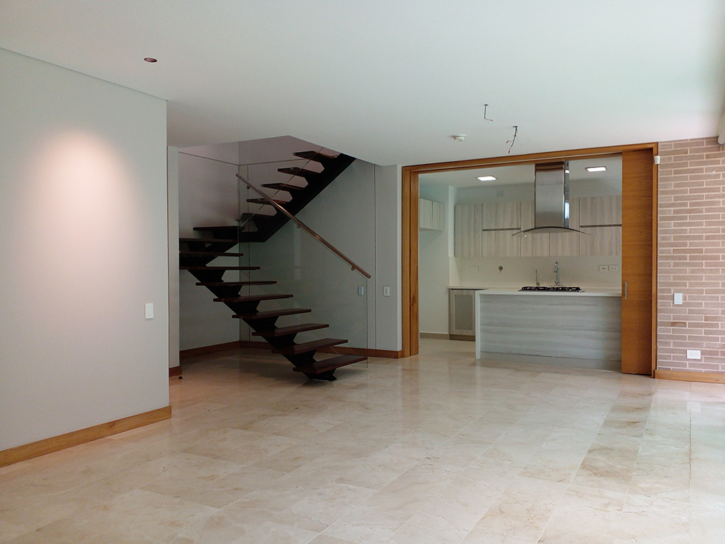 Casa de 3 alcobas en venta en Las Palmas, Envigado, 274 m² · foto 2 de 20