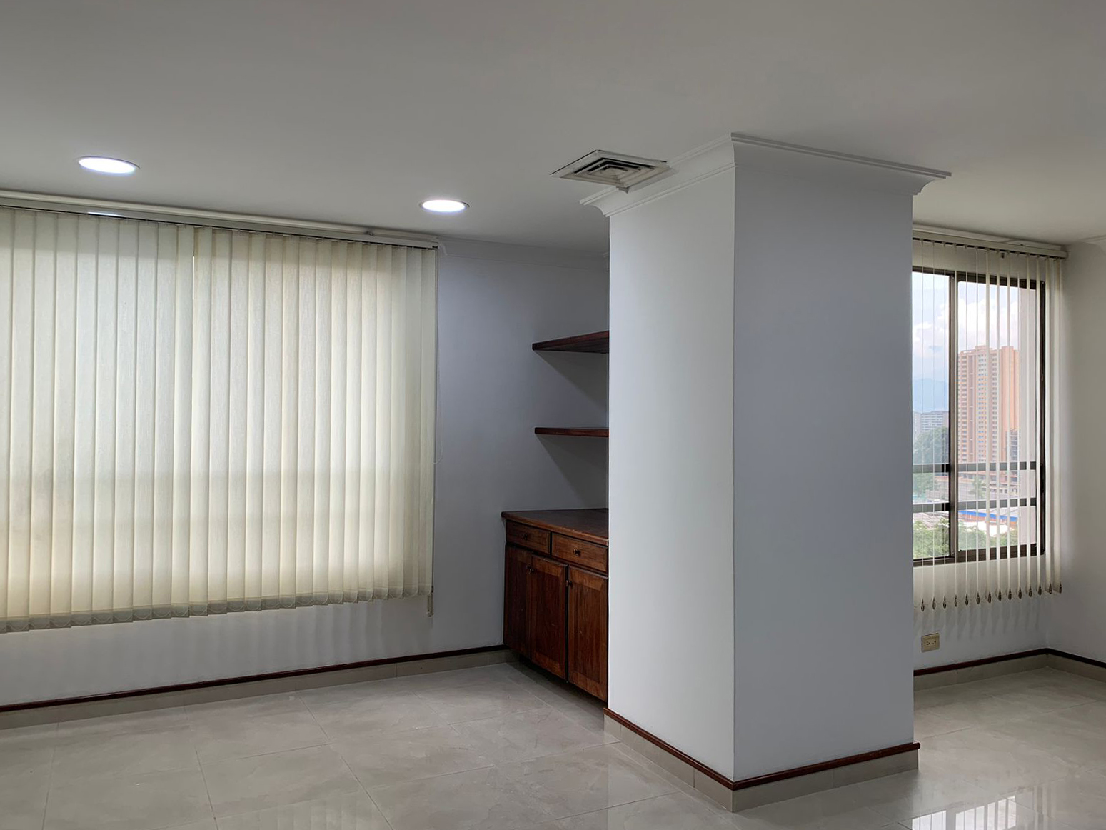 Oficina en arriendo en Manila, Medellín, 75 m² · foto 5 de 9