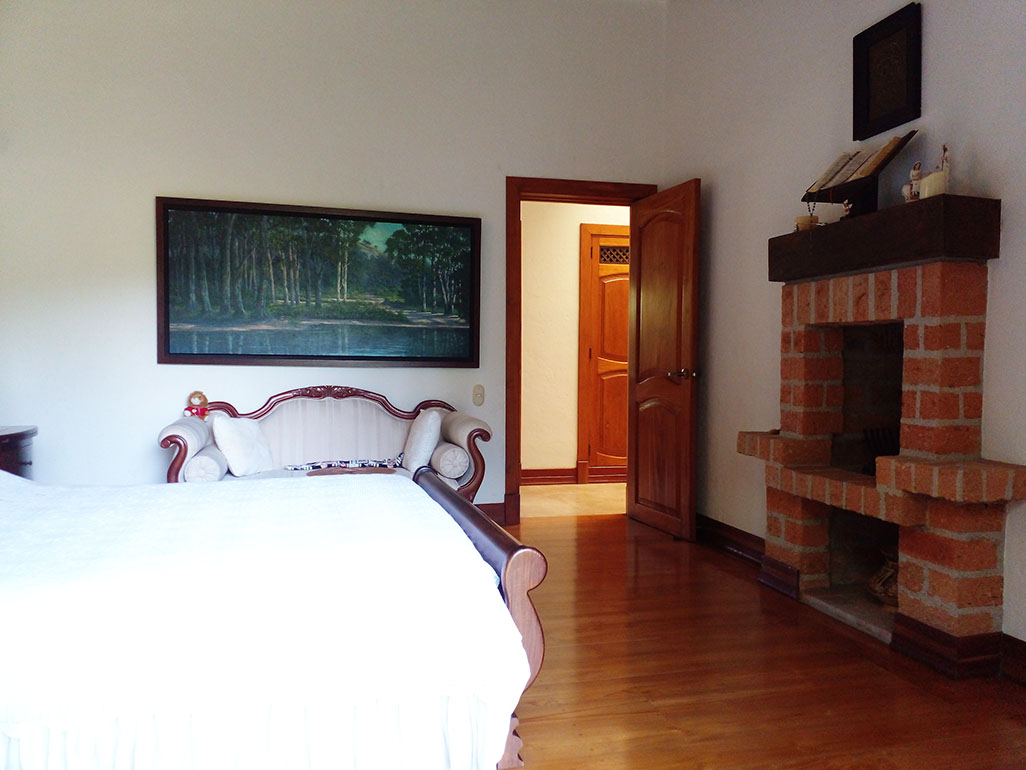 Casa de 3 alcobas en venta en Escobero, Envigado, 315 m² · foto 3 de 20