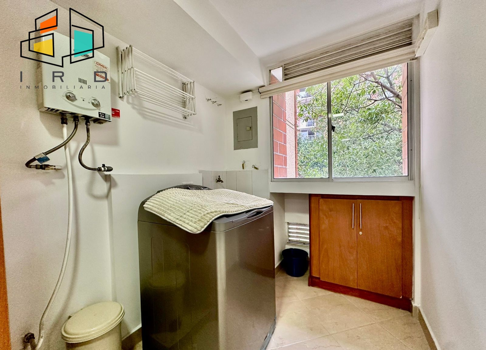 Apartamento de 2 alcobas en arriendo en Castropol, Medellín, 73 m² · foto 8 de 24