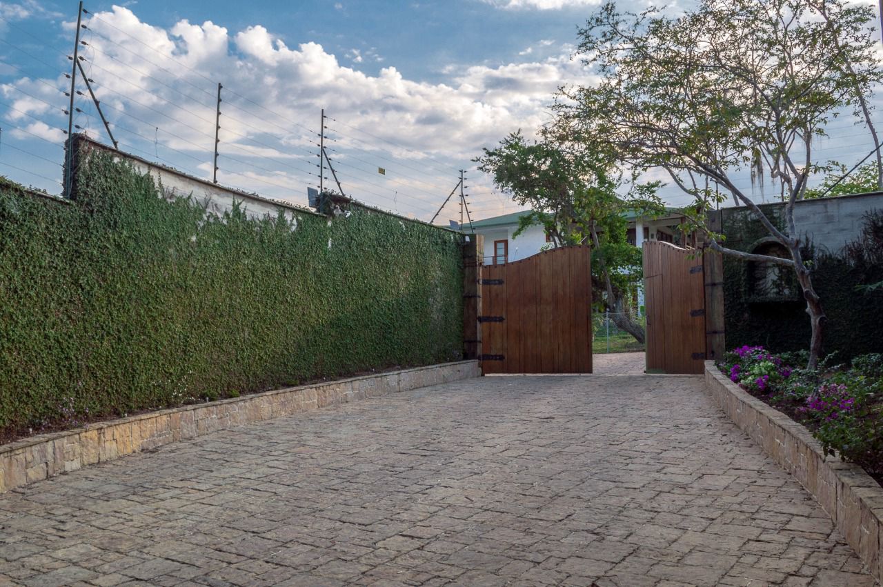 Casa de 5 alcobas en venta en Pance, Cali · foto 2 de 24