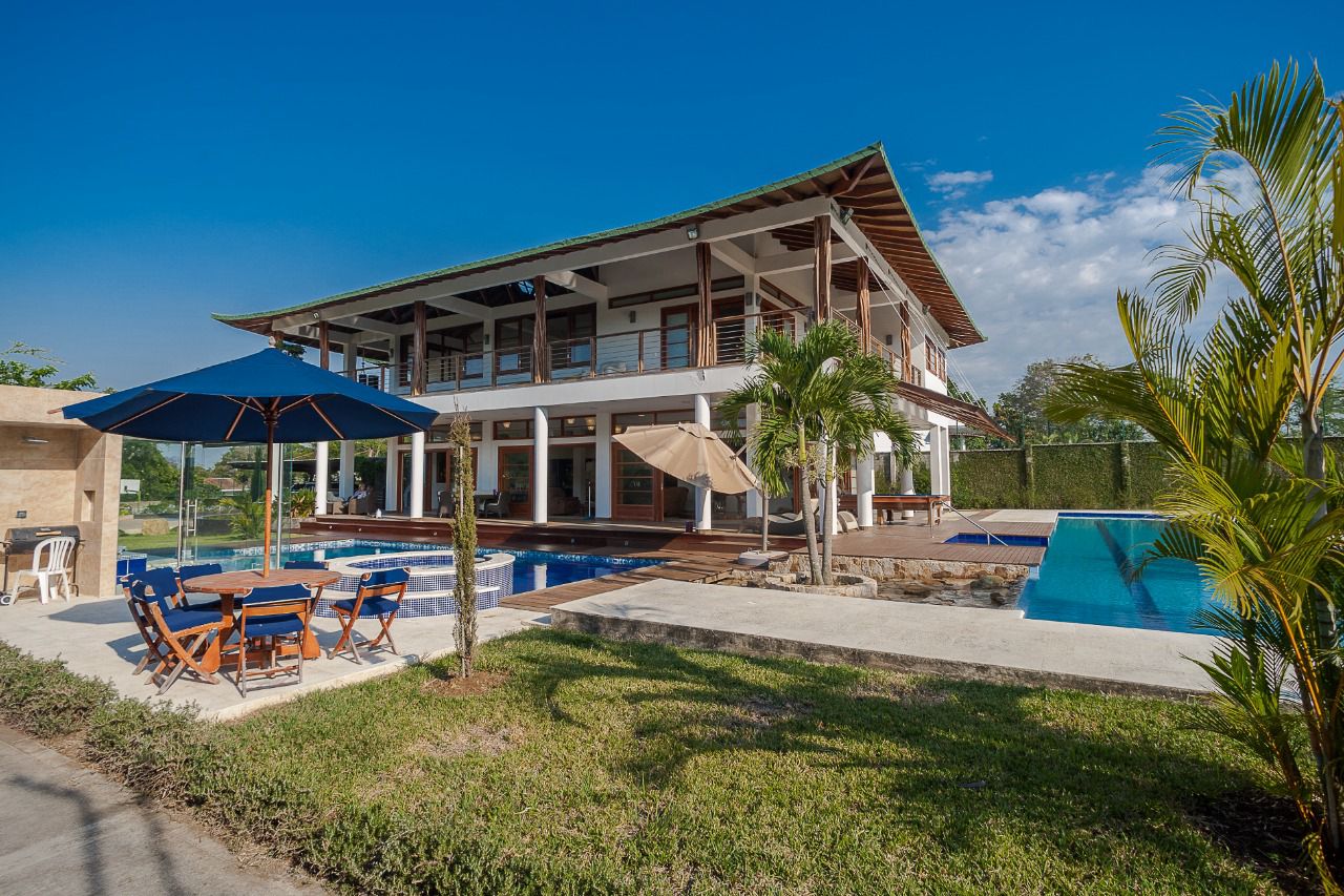 Casa de 5 alcobas en venta en Pance, Cali · foto 8 de 24