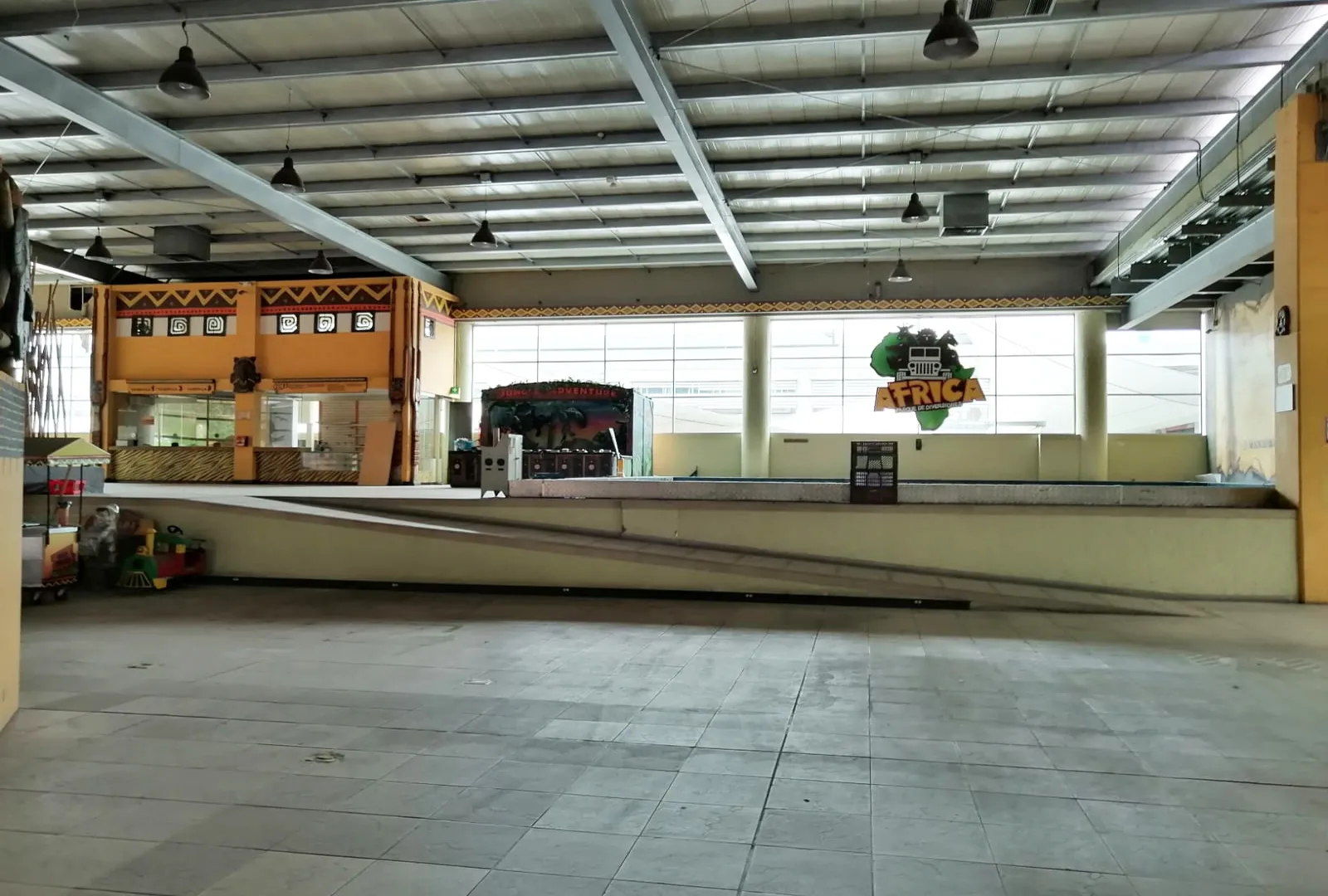 Local en arriendo en San Diego, Medellín, 1700 m² · foto 3 de 15