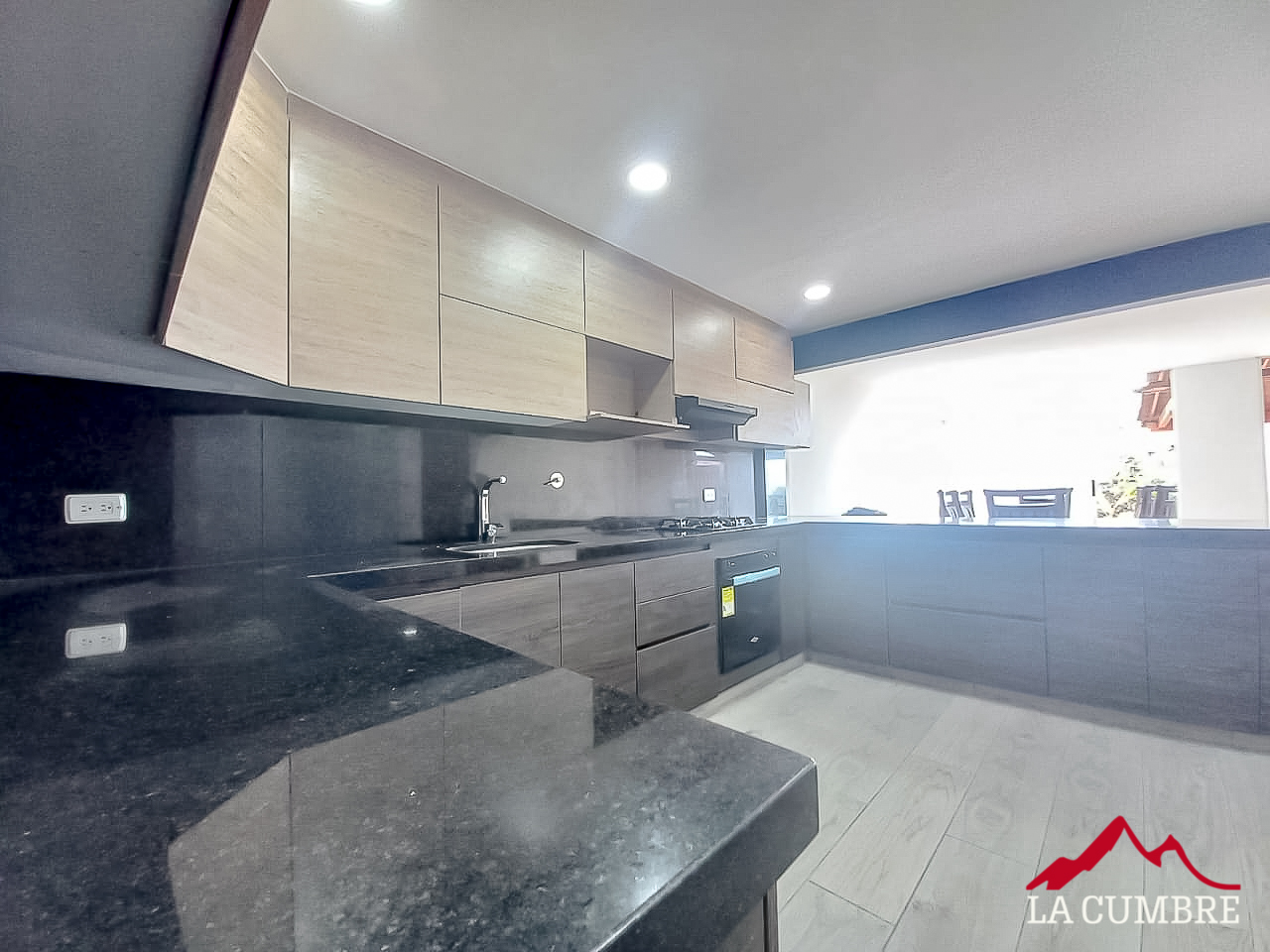 3BR House in Loma del Esmeraldal (220 m²) - 2