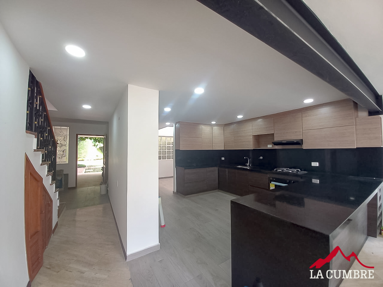 3BR House in Loma del Esmeraldal (220 m²) - 3