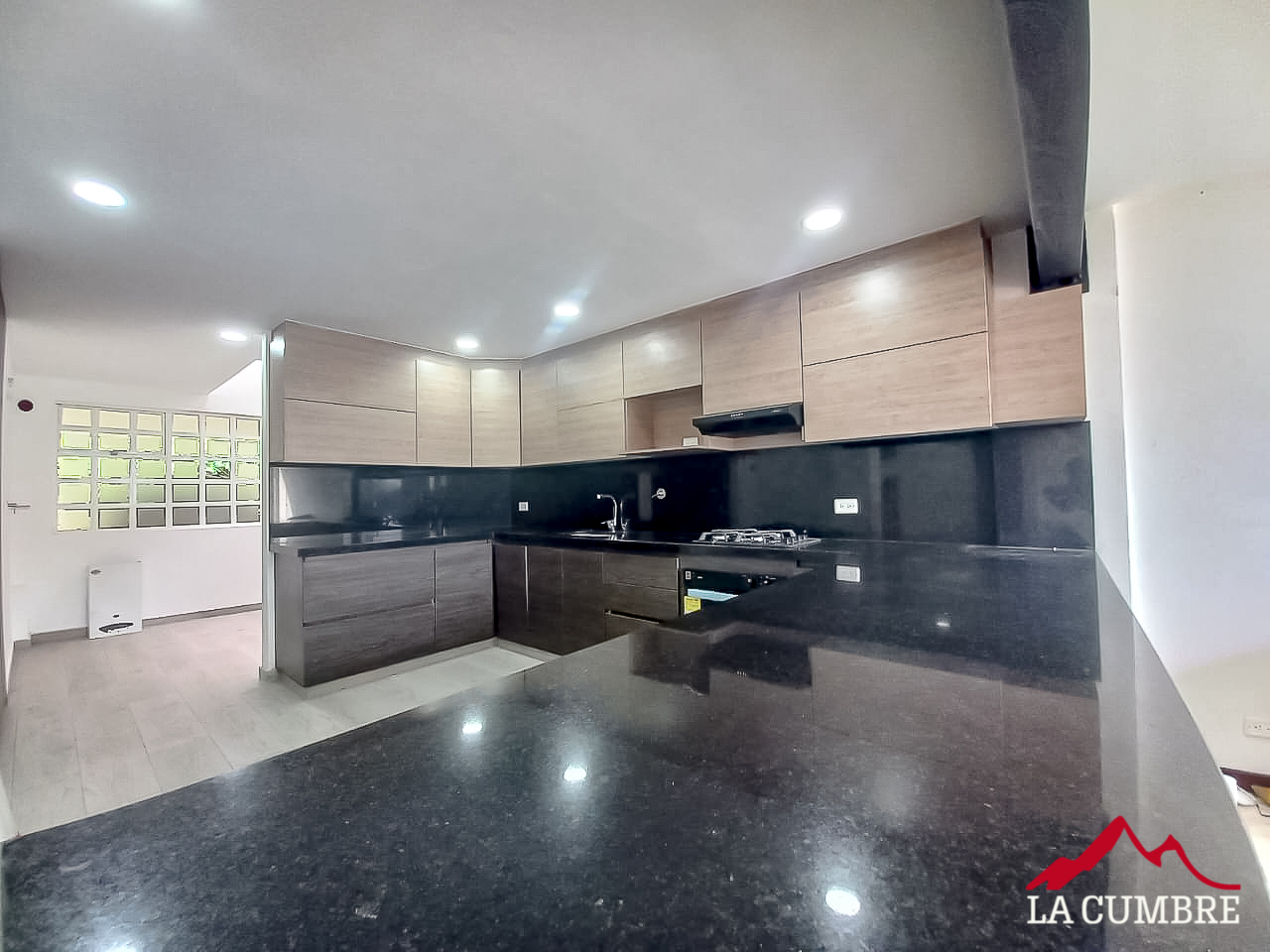 3BR House in Loma del Esmeraldal (220 m²) - 4