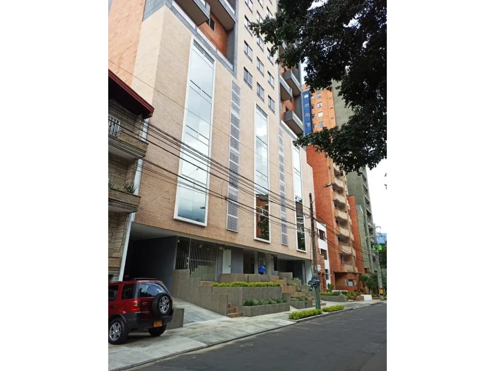 Oficina en arriendo en Conquistadores, Medellín, 1320 m² · foto 2 de 19