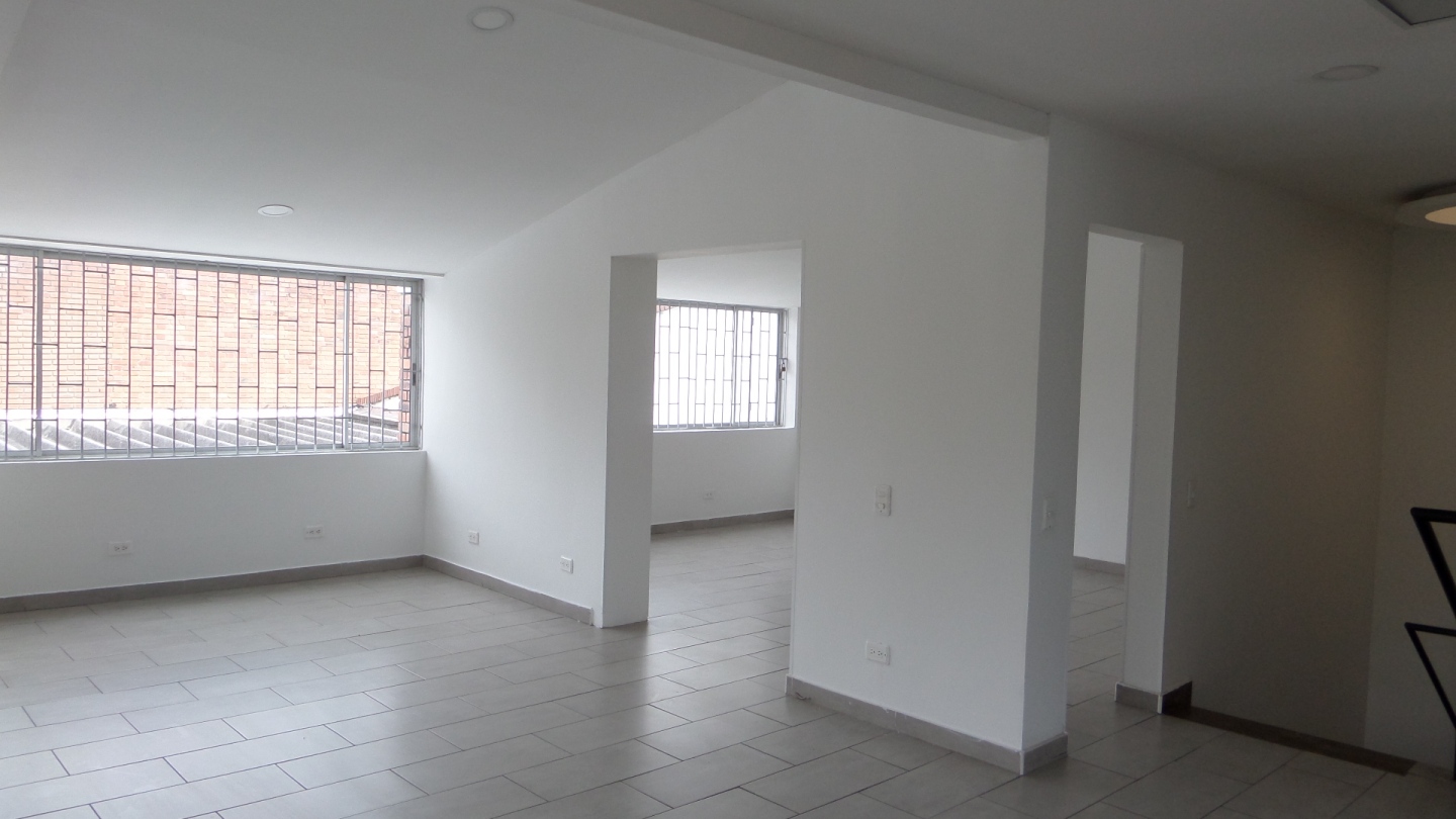 Casa de 2 alcobas en venta en Niza Cordoba, Bogotá, 421 m² · foto 10 de 20