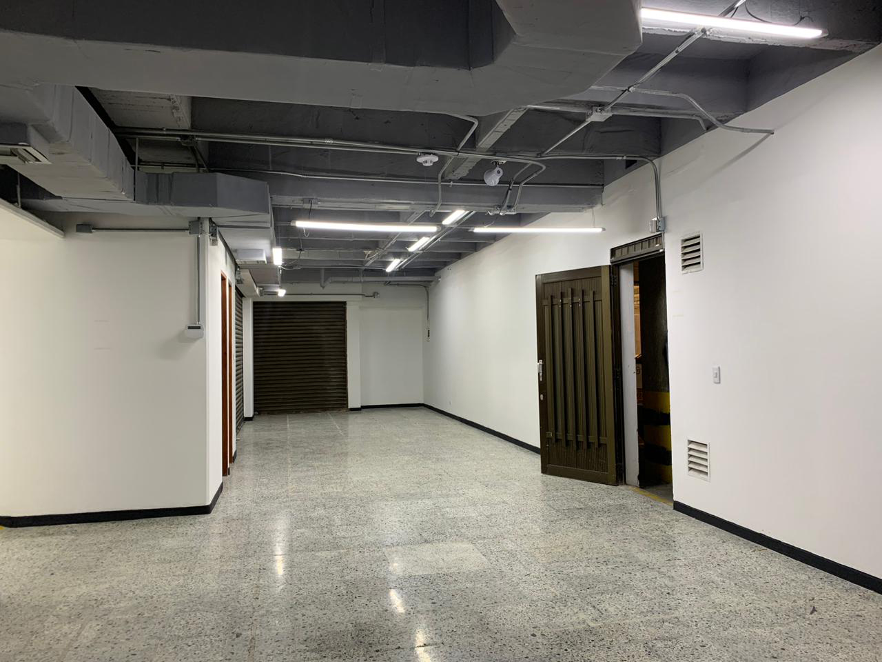 Oficina en arriendo en Manila, Medellín, 75 m² · foto 2 de 10