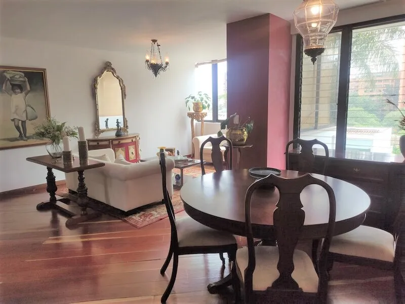 Apartamento de 2 alcobas en venta en Los Balsos, Medellín, 117 m² · foto 2 de 17
