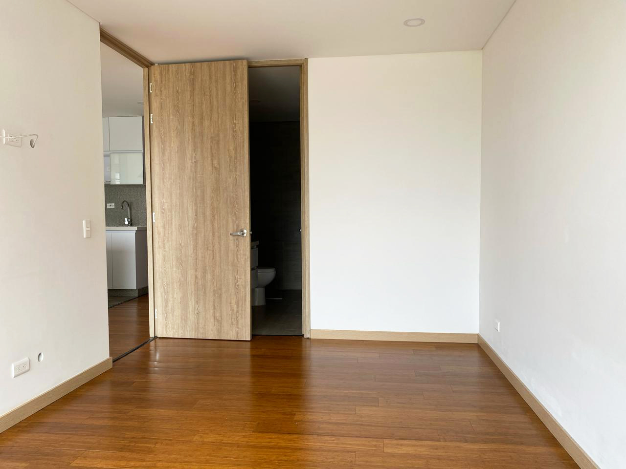 Apartamento de 2 alcobas en venta en El Diamante 2, Medellín, 71 m² · foto 12 de 16