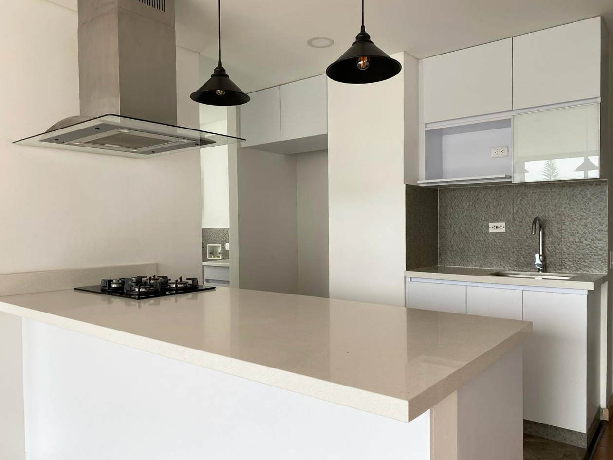 Apartamento de 2 alcobas en venta en El Diamante 2, Medellín, 71 m² · foto 4 de 16