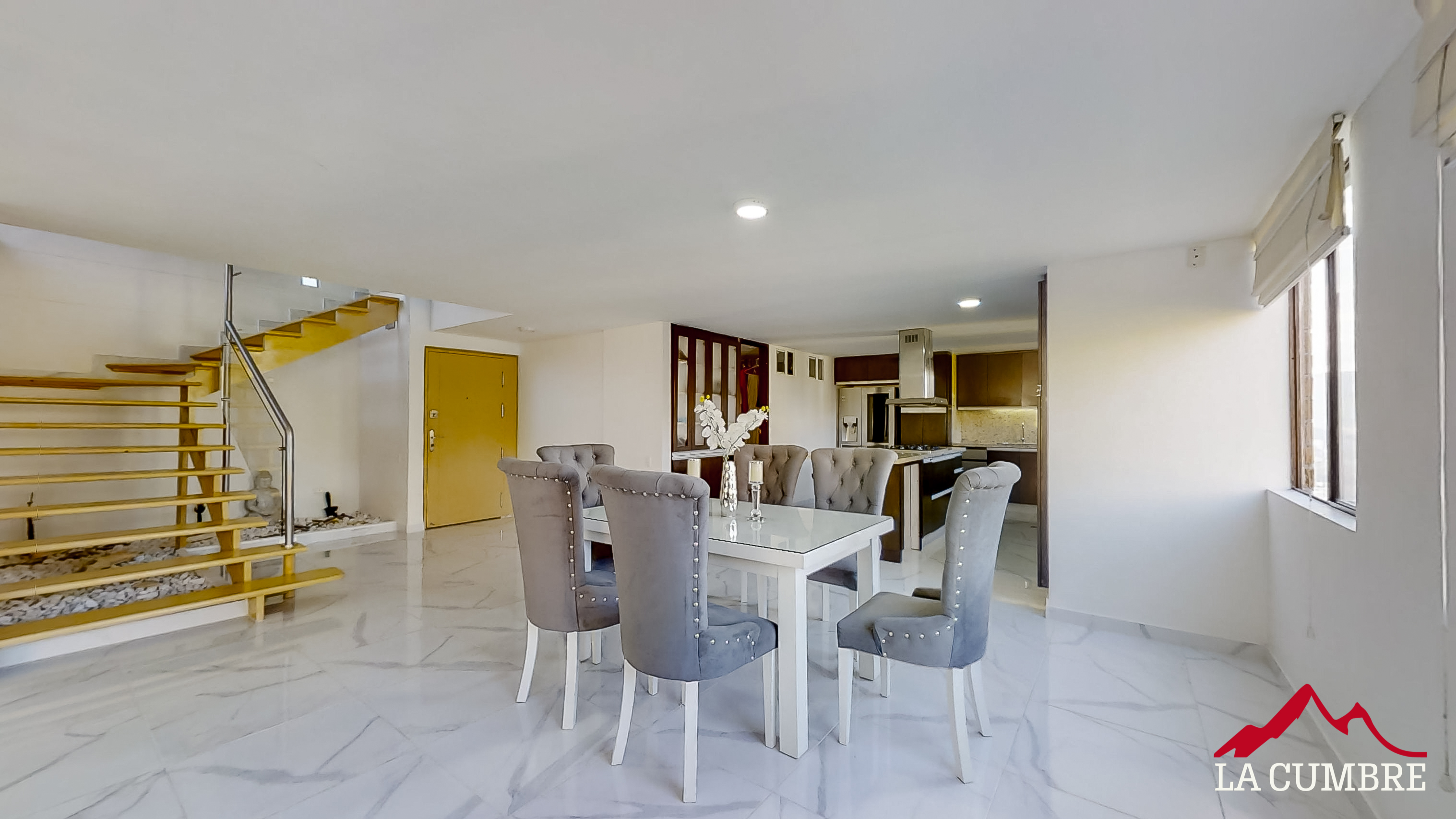 Apartamento en arriendo en El Poblado, Medellín · foto 2 de 12