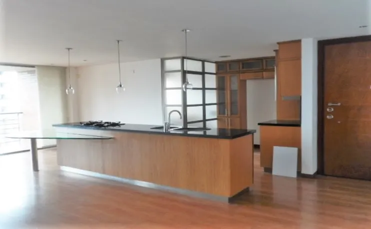 Apartamento de 2 alcobas en arriendo en El Poblado, Medellín, 115 m² · foto 2 de 18