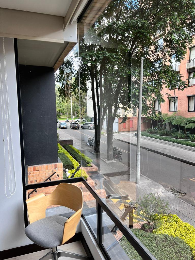 Apartamento de 2 alcobas en arriendo en El Virrey, Bogotá, 97 m² · foto 3 de 7
