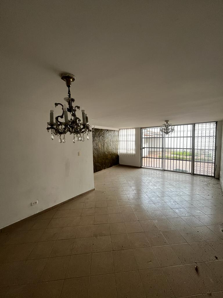 Casa de 4 alcobas en venta en San Vicente, Cali, 240 m² · foto 5 de 24