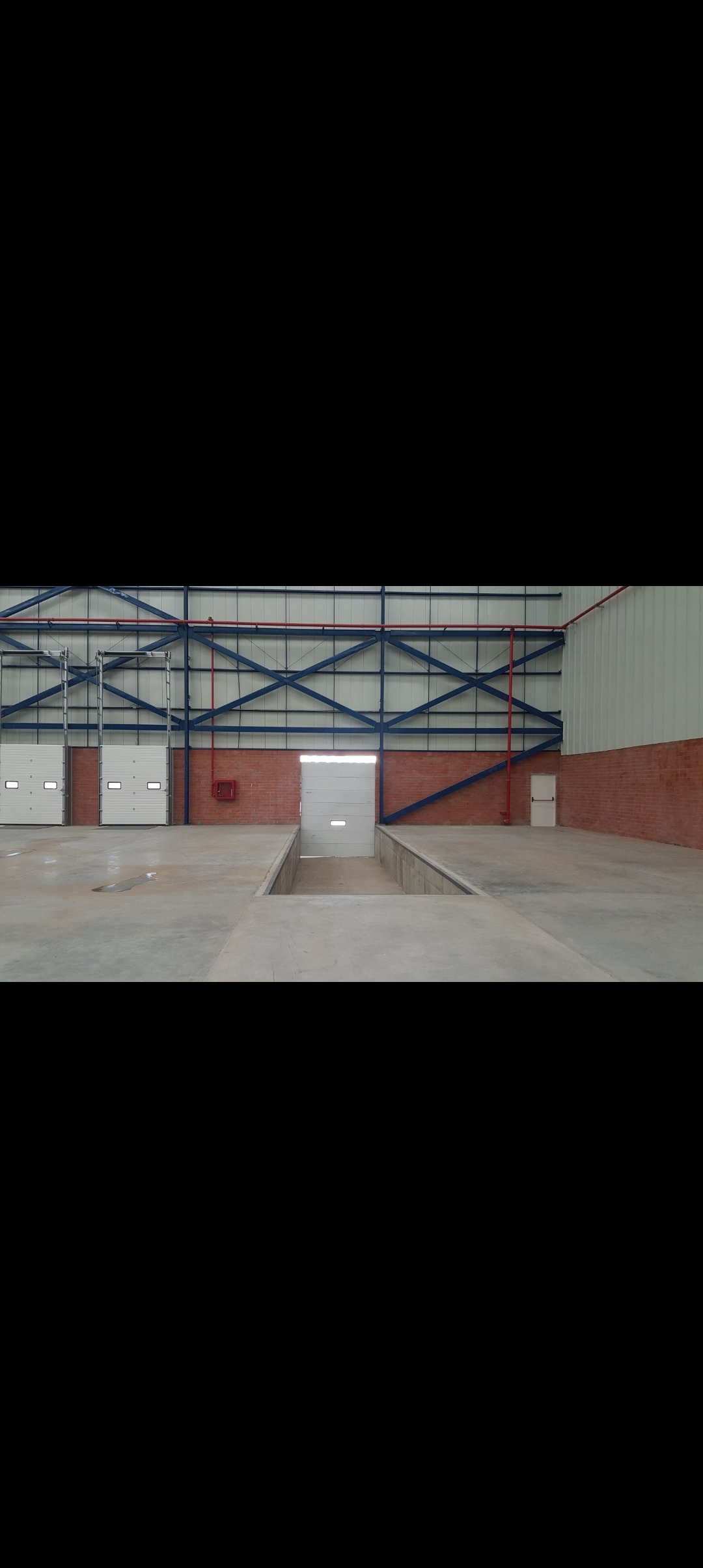 Bodega en arriendo en Brisas De Los Alamos, Cali, 1500 m² · foto 2 de 3
