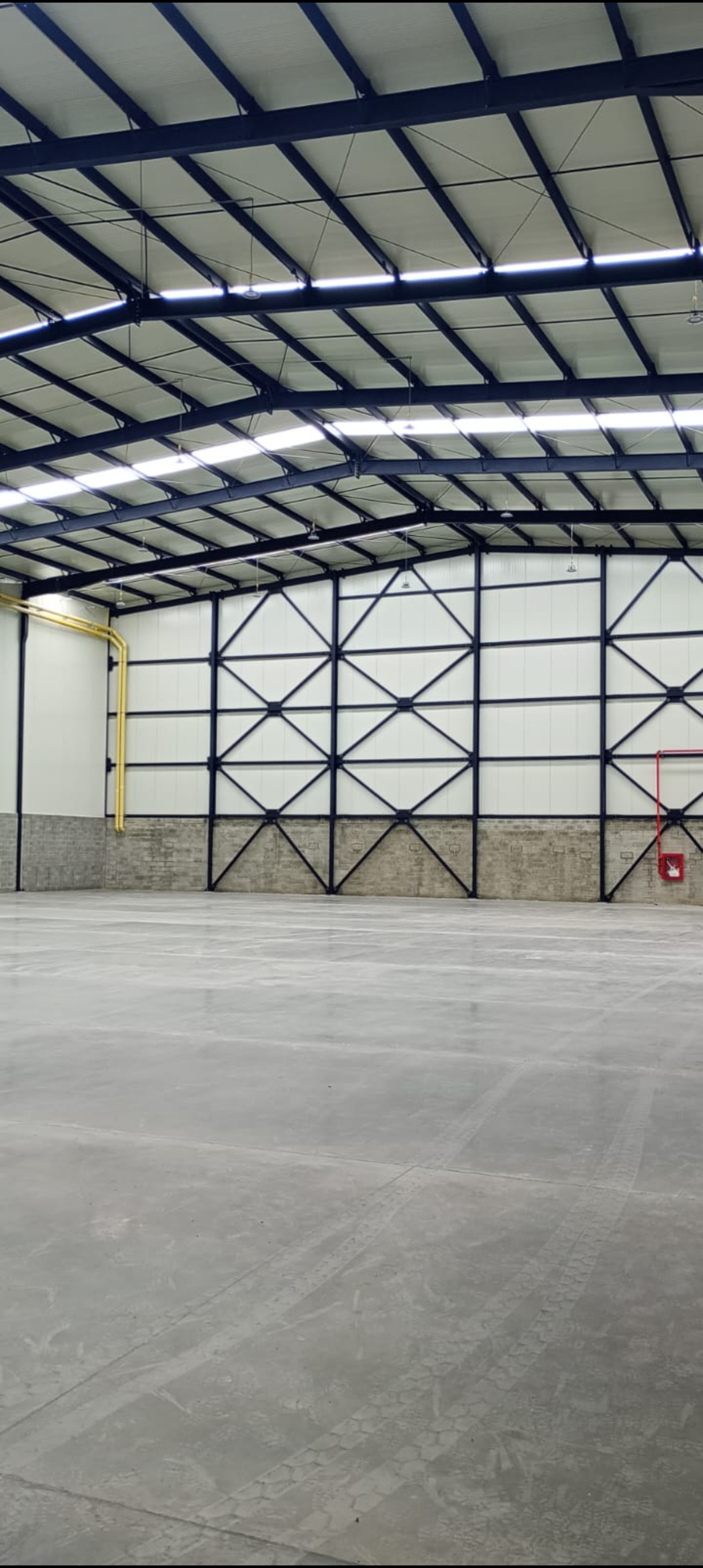 Bodega en arriendo en Brisas De Los Alamos, Cali, 1500 m² · foto 3 de 3