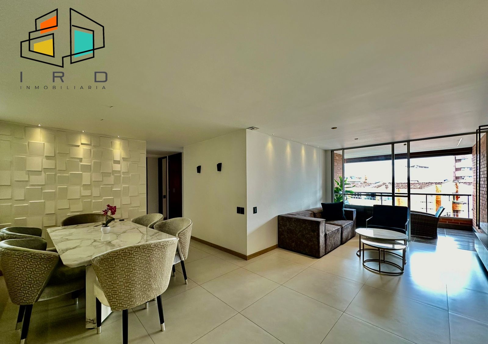 Apartamento en arriendo en Castropol, Medellín · foto 2 de 24