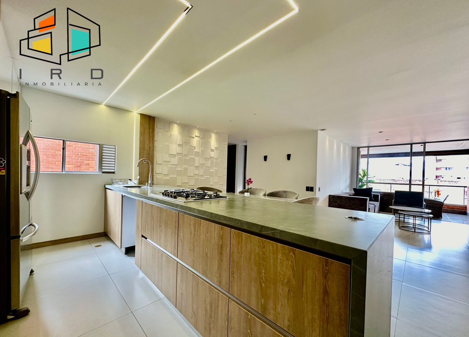Apartamento en arriendo en Castropol, Medellín · foto 3 de 24
