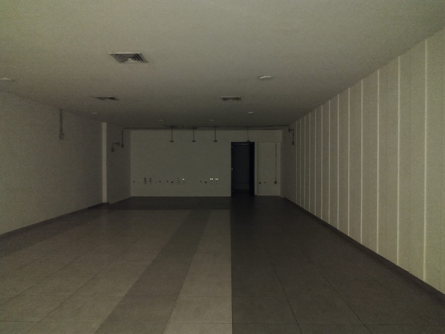 Local en arriendo en La Aguacatala, Medellín, 145 m² · foto 3 de 6