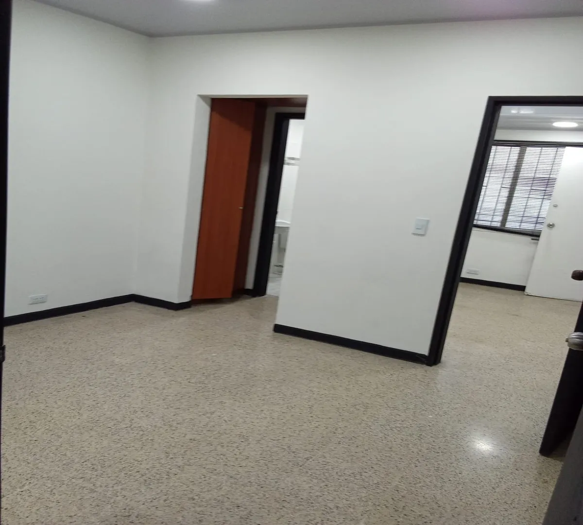 Oficina en venta en La Candelaria, Medellín, 30 m² · foto 11 de 16