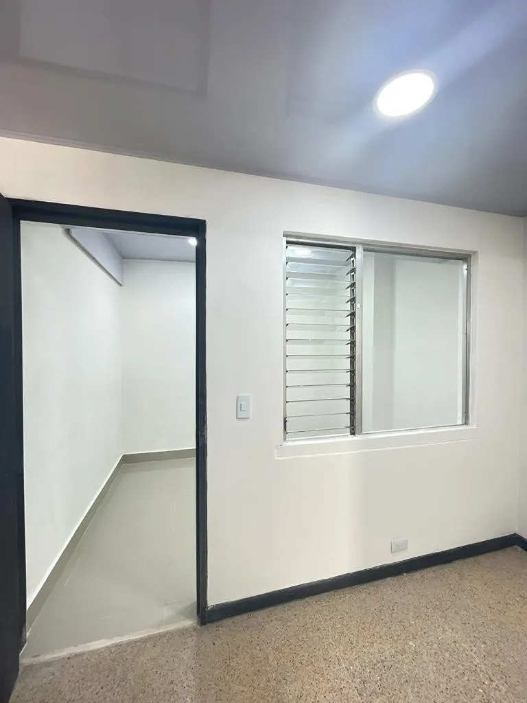 Oficina en venta en La Candelaria, Medellín, 30 m² · foto 7 de 16