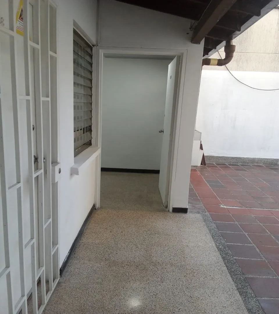 Oficina en venta en La Candelaria, Medellín, 30 m² · foto 10 de 16