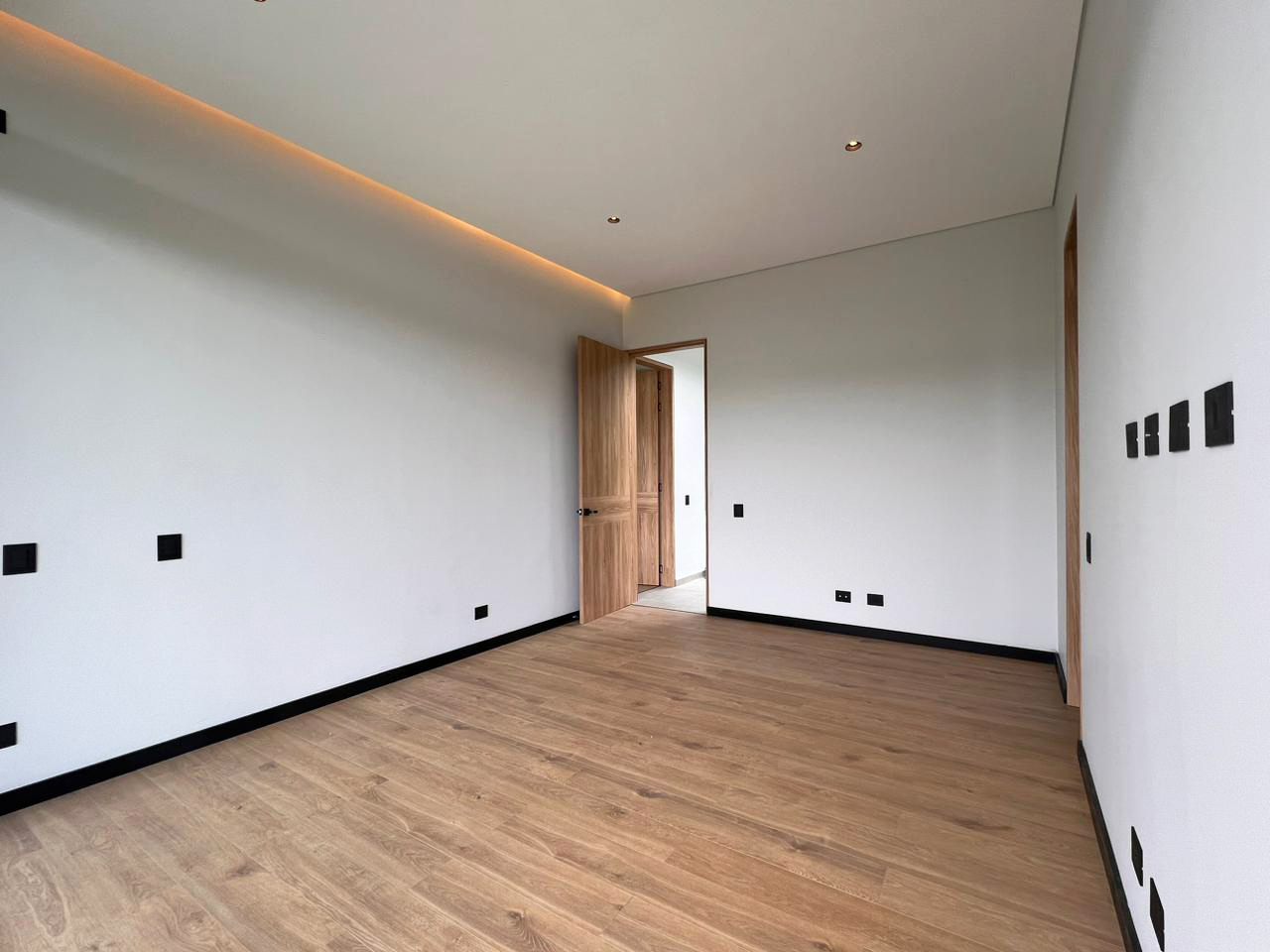 Casa de 4 alcobas en venta en El Porvenir, Rionegro, 450 m² · foto 9 de 20