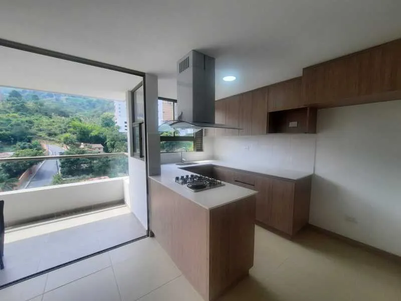 Apartamento de 3 alcobas en arriendo en Las Lomitas, Sabaneta, 86 m² · foto 3 de 19