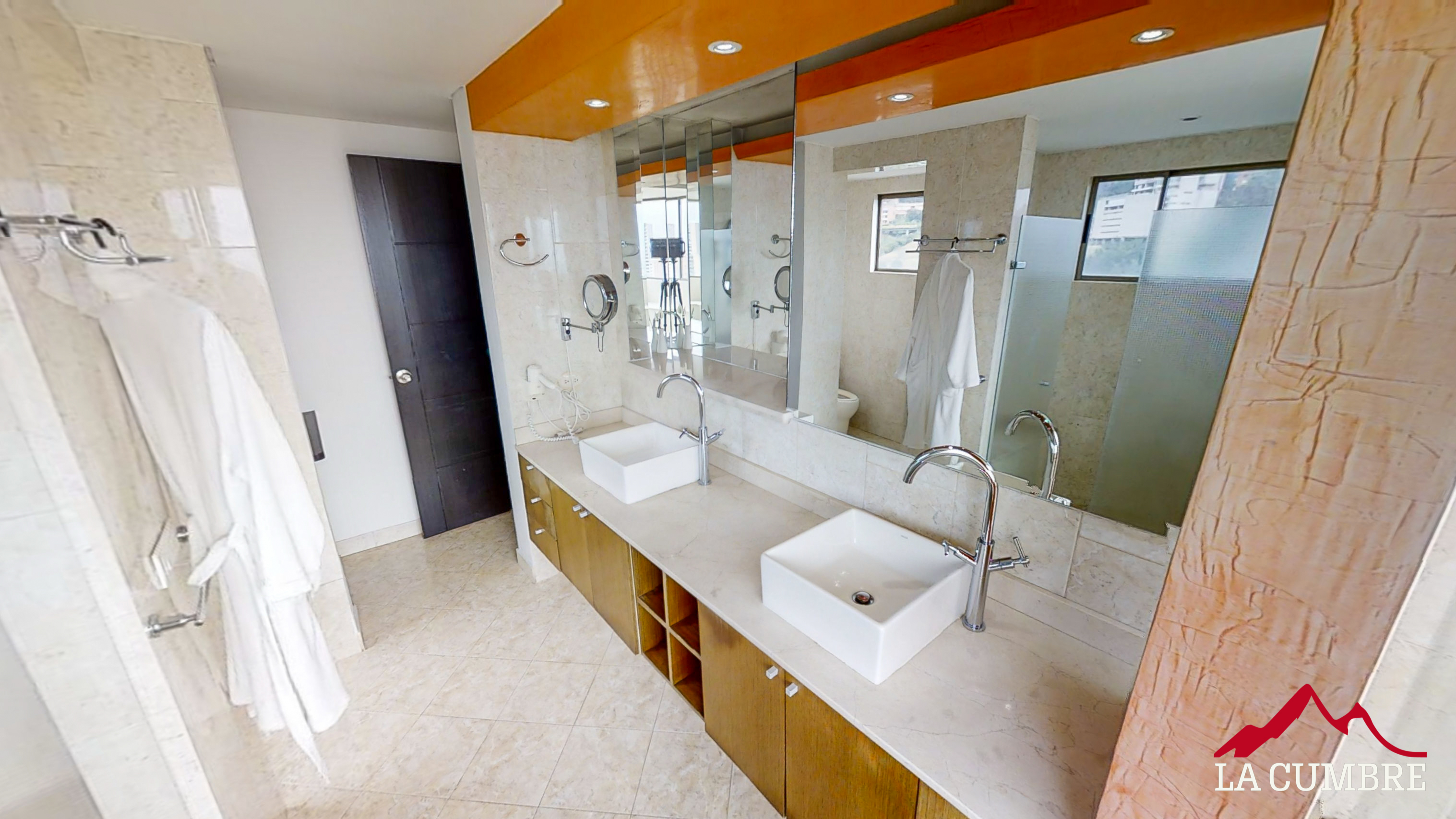 Apartamento de 4 alcobas en venta en El Diamante No. 2, Medellín, 360 m² · foto 8 de 12