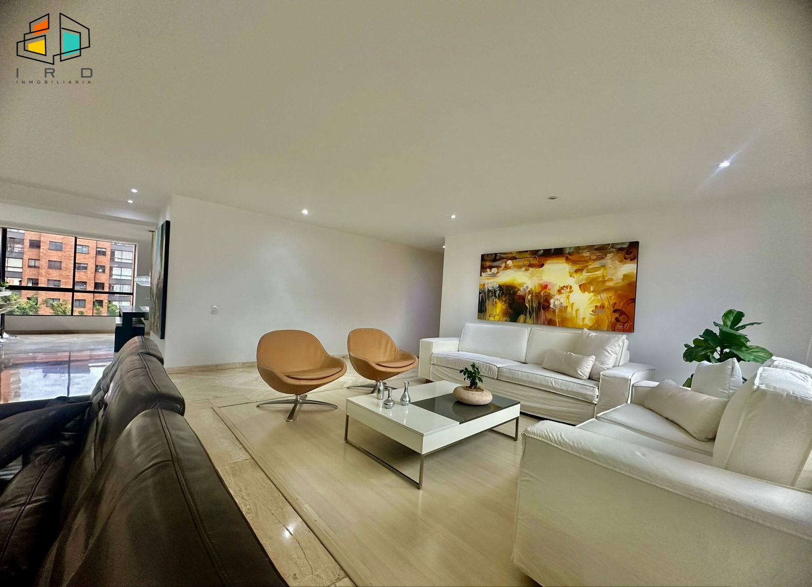 Apartamento en arriendo en Los Balsos, Medellín · foto 2 de 24