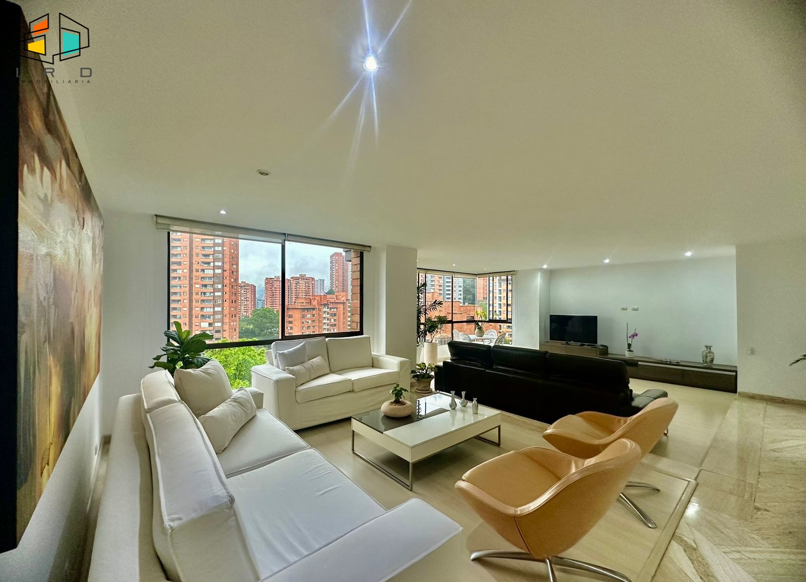 Apartamento en arriendo en Los Balsos, Medellín · foto 3 de 24