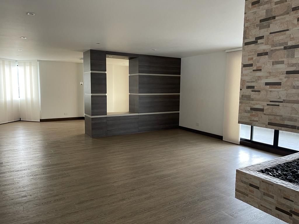 Apartamento en venta en Pinares, Pereira · foto 2 de 15